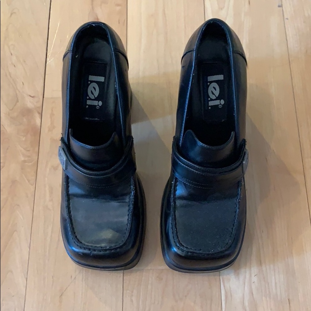 LEI vintage chunky heeled loafer